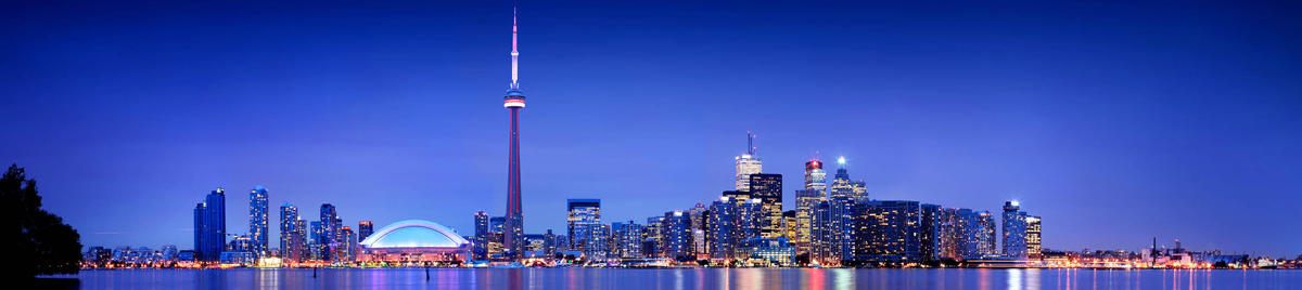 Panorama de Toronto la nuit, à partir de l’eau